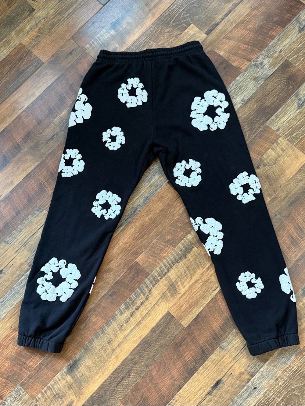 Denim Tears Cotton Wreath Sweatpants Black White Size Large Made in USA - Picture 5 of 5